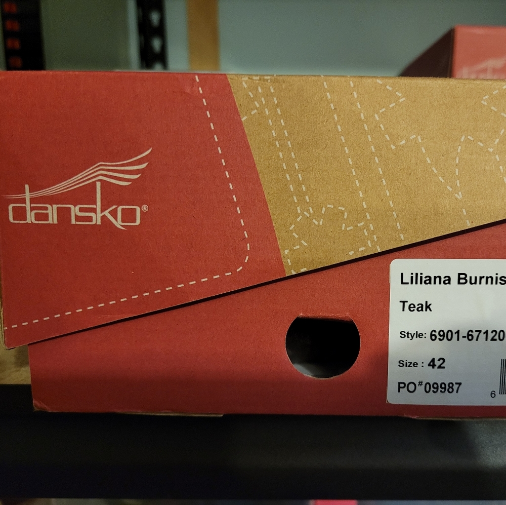 DANSKO Liliana Burnished Nubuck size 42 (US 11), Teak.